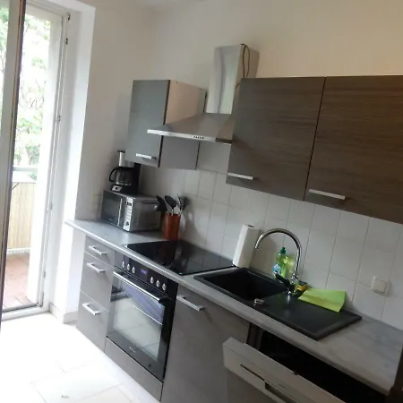 Zentrale Und Ruhige Mit Balkon *